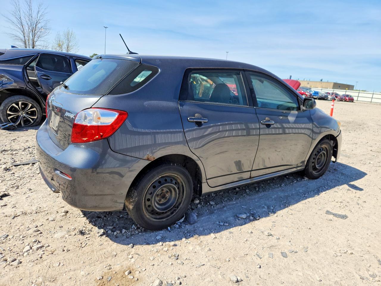 2009 Toyota Matrix VIN 2T1KU40E69C152318 photo 3