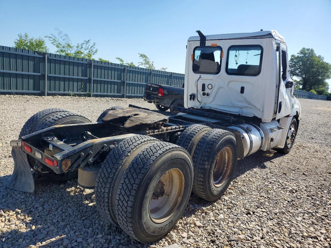 2024 FREIGHTLINER All other VIN 3AKJHLDV0RSUS8115 photo 4
