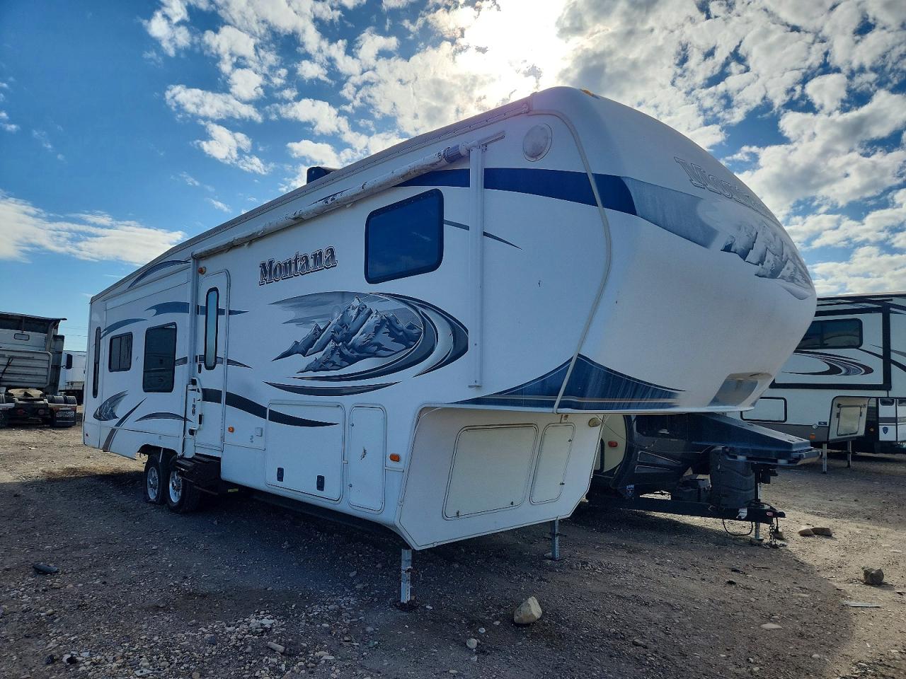 2011 KEYSTONE Other VIN 4YDF34020B4702323 photo 1