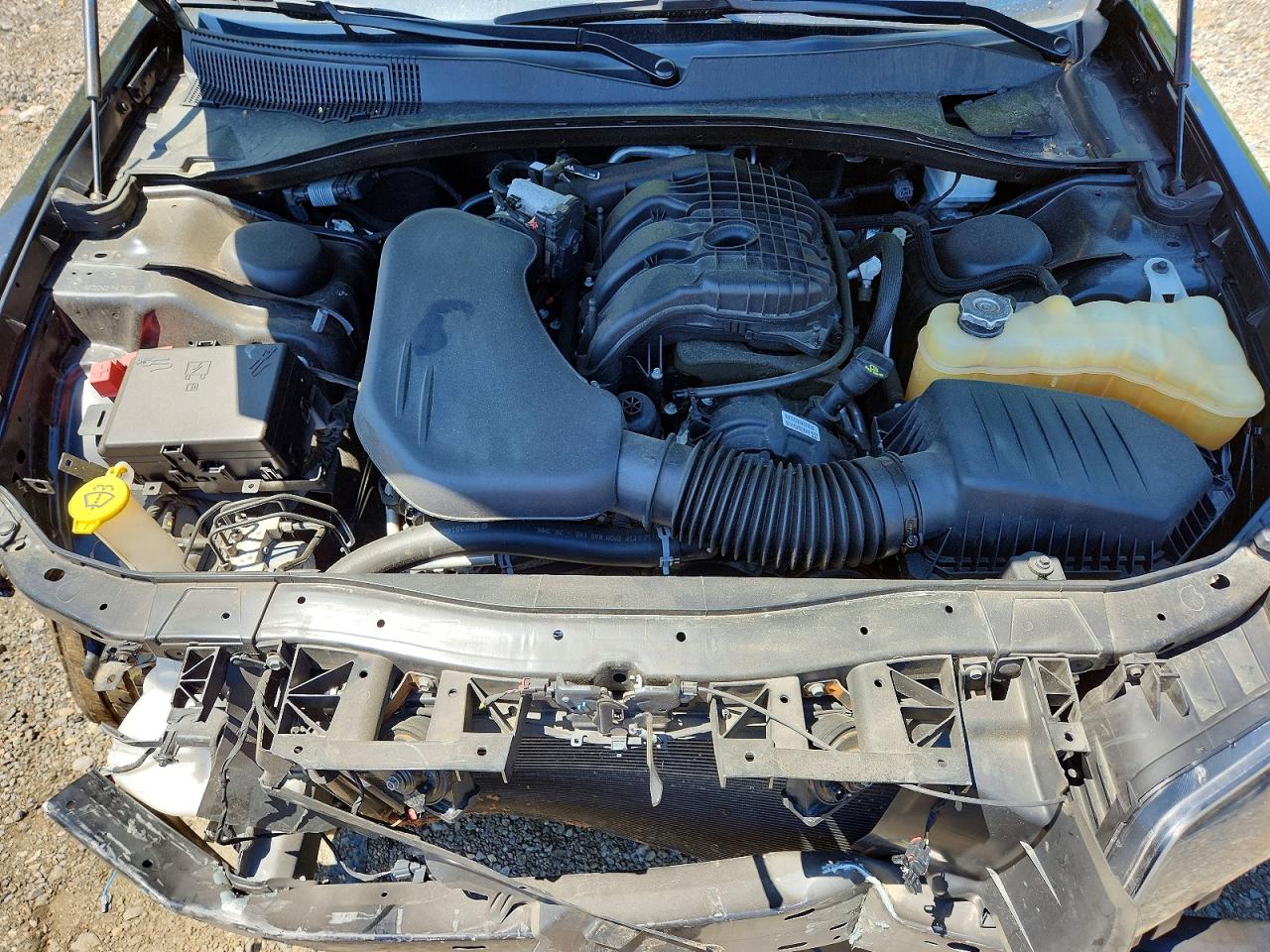 2023 Chrysler 300 VIN 2C3CCABGXPH613810 photo 11