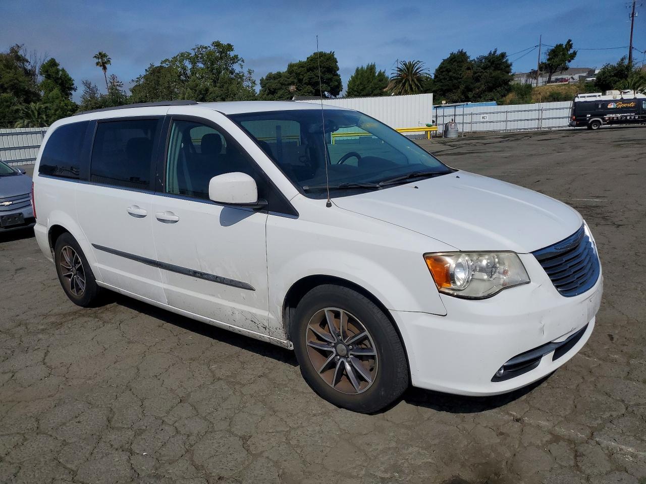 2015 Chrysler Minivan VIN 2C4RC1BG6FR510124 photo 4