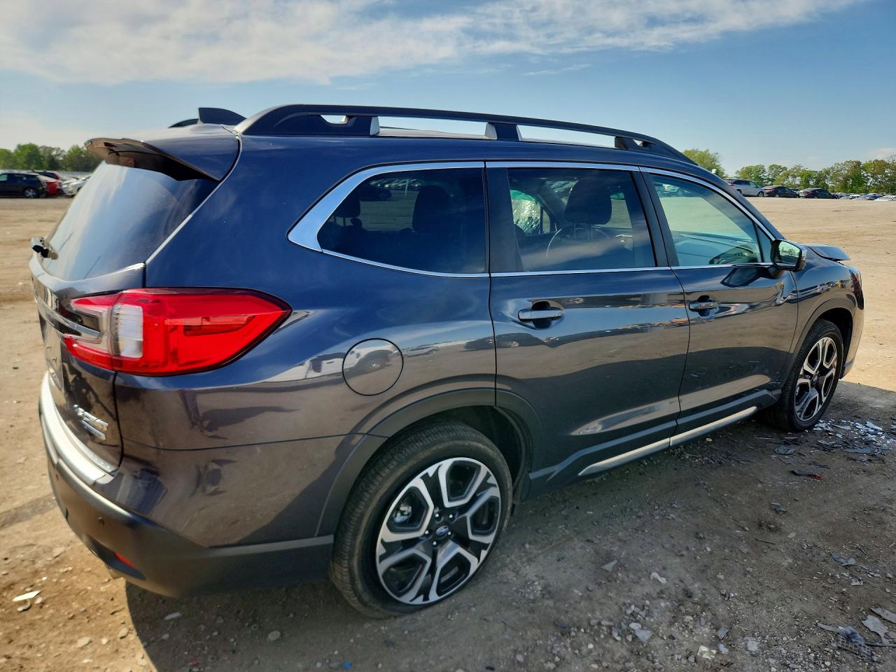 2023 Subaru Ascent VIN 4S4WMAUD4P3443273 photo 3