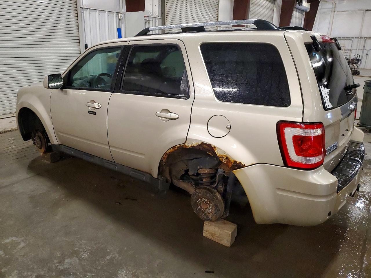 2012 Ford Escape VIN 1FMCU0EG3CKC44785 photo 2