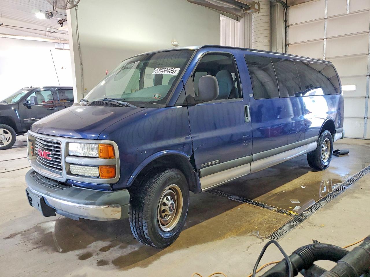 2002 GMC Savana VIN 1GJHG39R321136954 photo 1