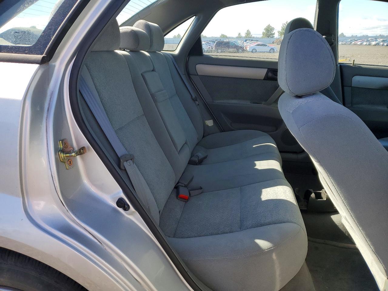 2004 Suzuki Forenza VIN KL5JD52Z84K975332 photo 10