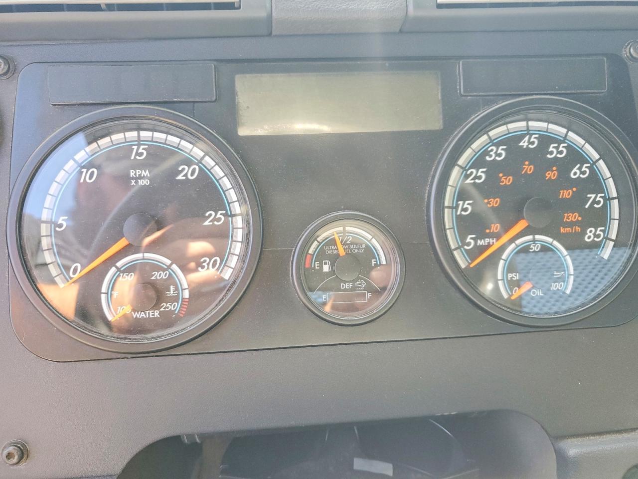 2018 FREIGHTLINER All other VIN 3AKBGDDV5JSJX3835 photo 8