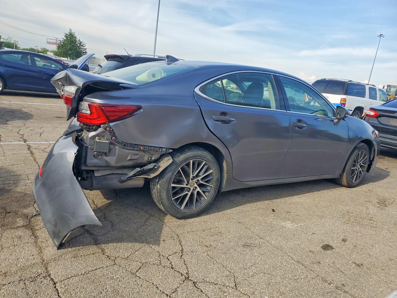2016 Lexus ES350 VIN JTHBK1GGXG2231996 photo 3