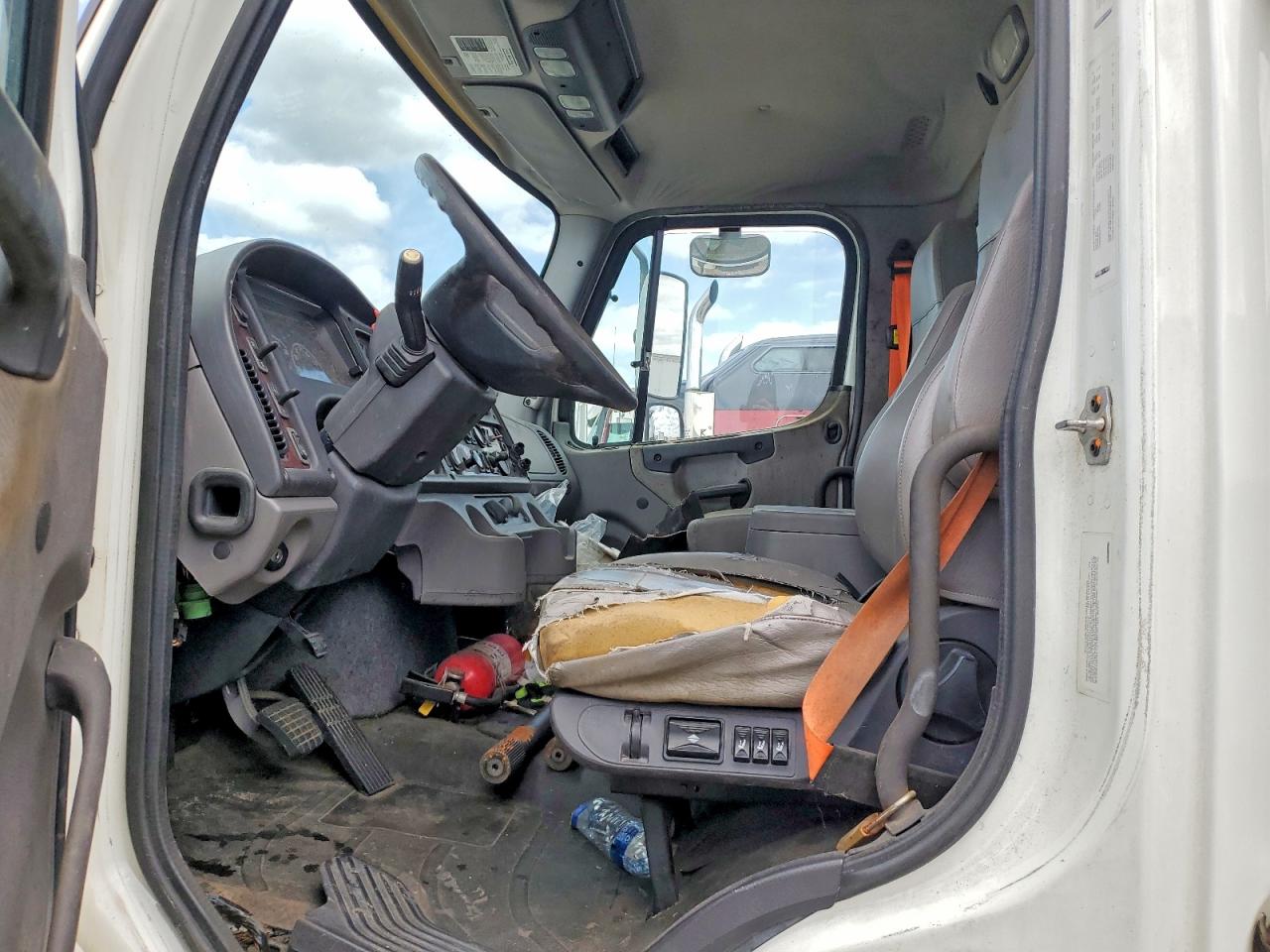 2017 FREIGHTLINER All other VIN 3ALHCYCY7HDJH0174 photo 6