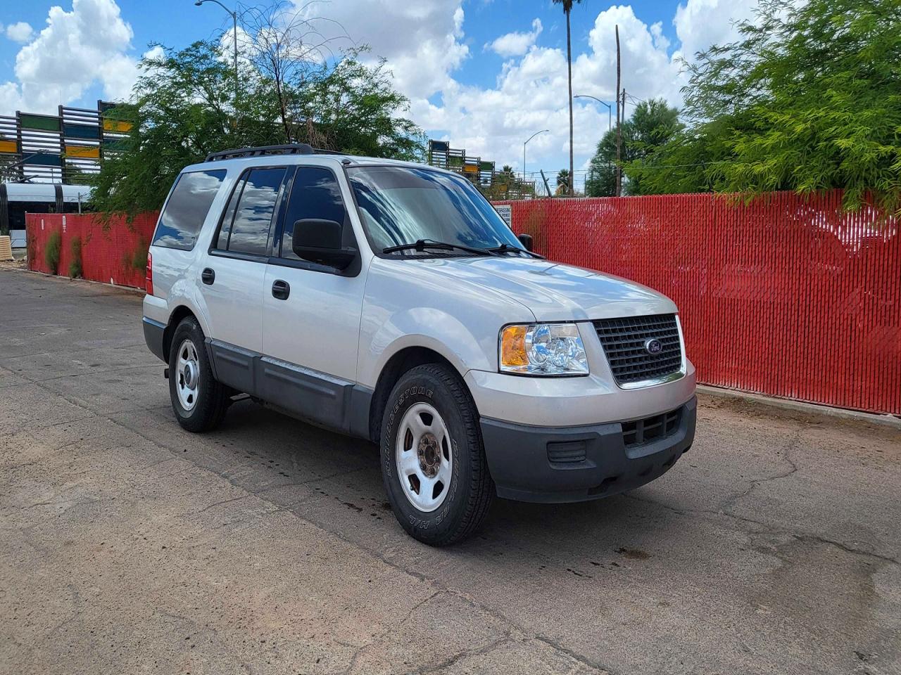 2004 FORD Expedition VIN 1FMRU13W64LB74351 photo 1