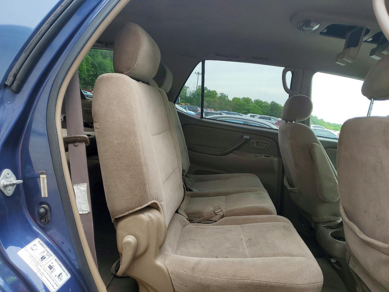 2004 Toyota Sequoia VIN 5TDBT44A84S216322 photo 11