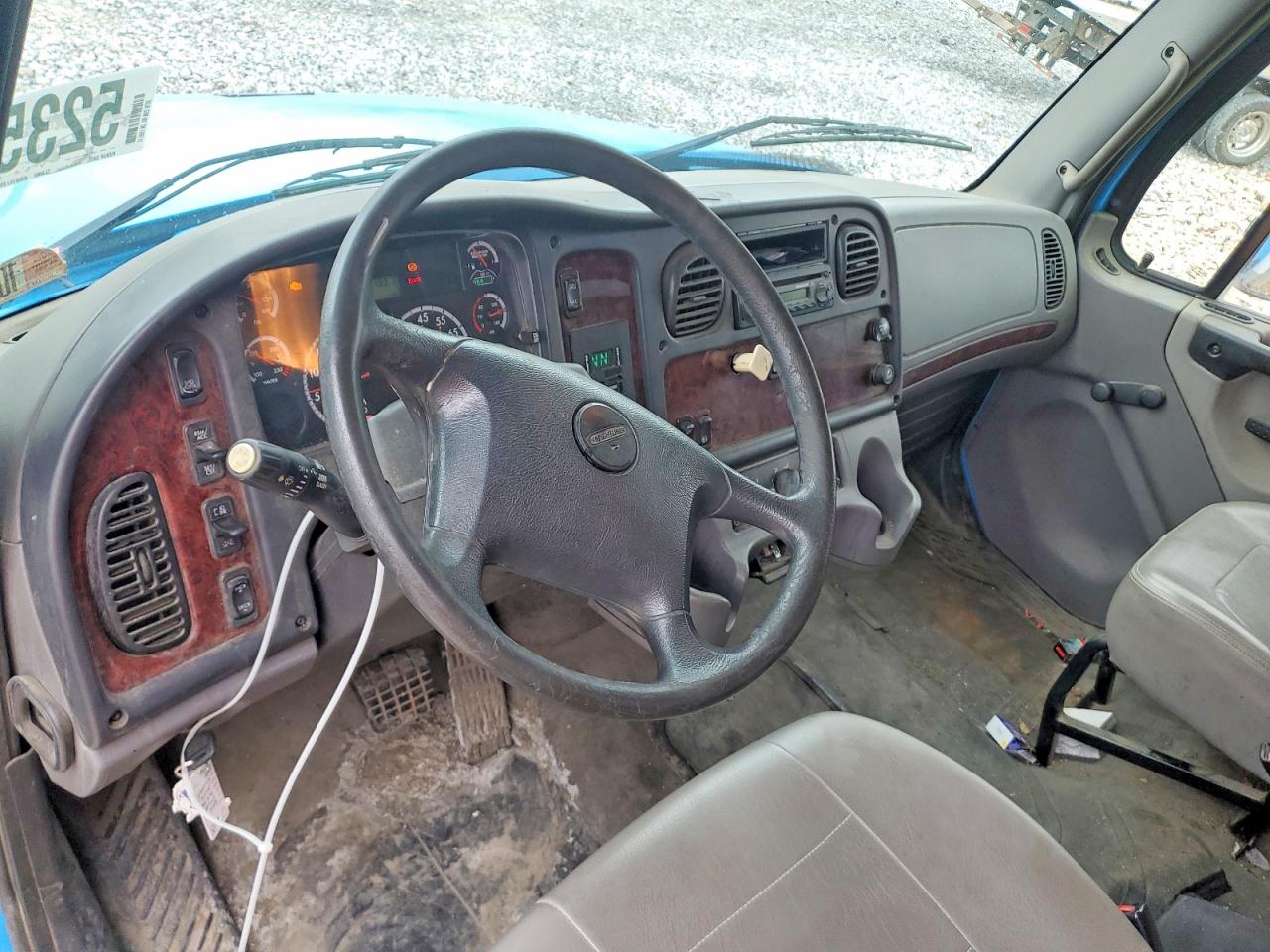 2011 FREIGHTLINER All other VIN 1FVACXDT6BDAZ0220 photo 3