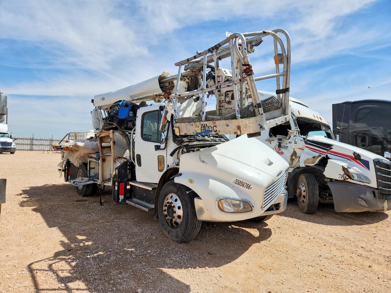2020 FREIGHTLINER All other VIN 1FVACWFD2LHKW5893 photo 1