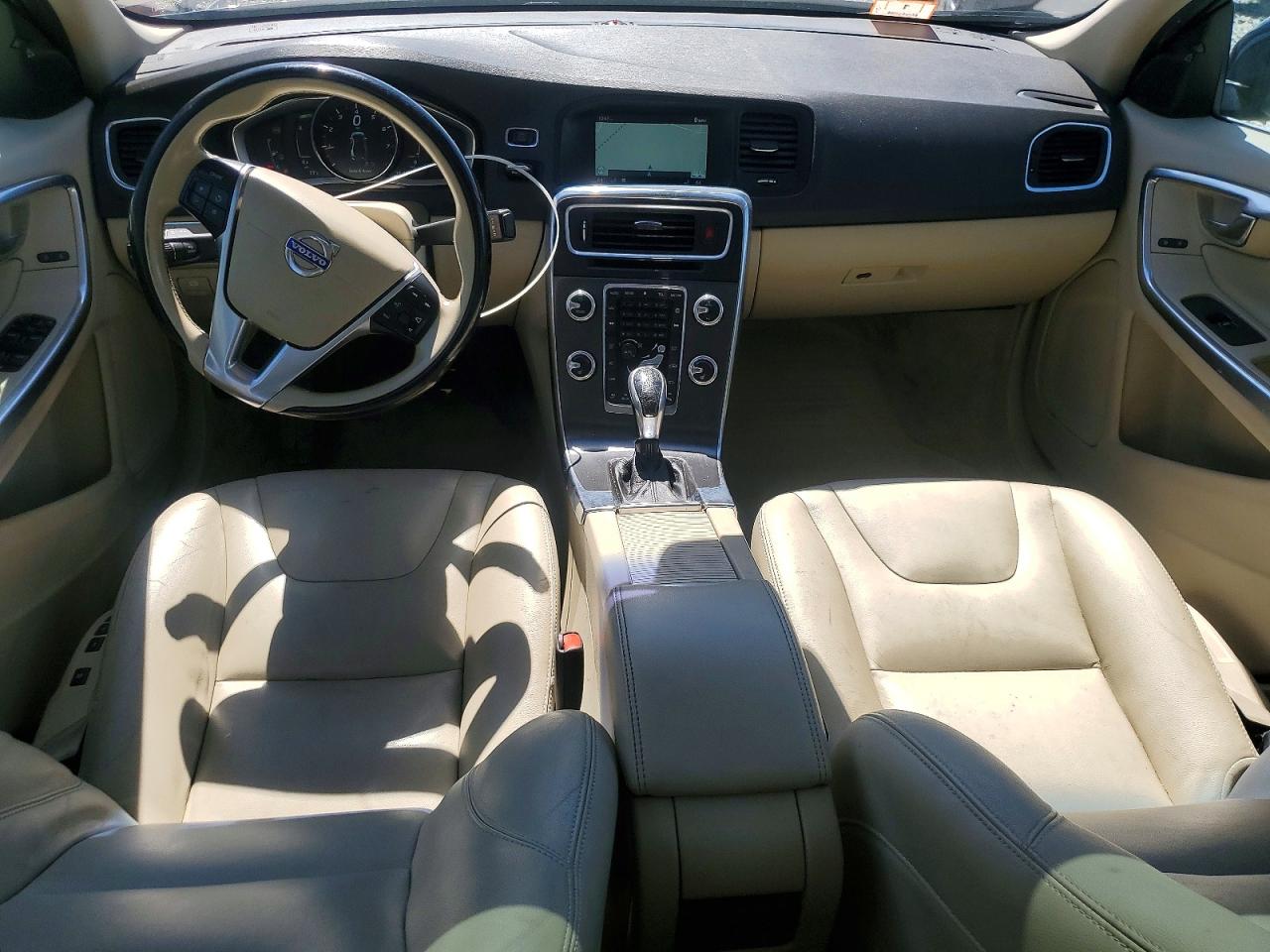 2015 Volvo S60 VIN YV126MFK2F2336893 photo 8