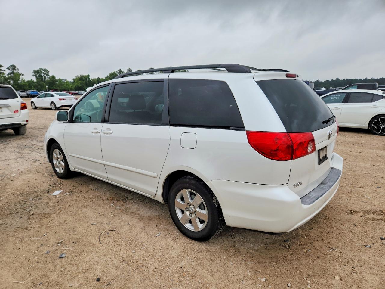 2007 TOYT Sienna VIN 5TDZK22C37S086593 photo 2