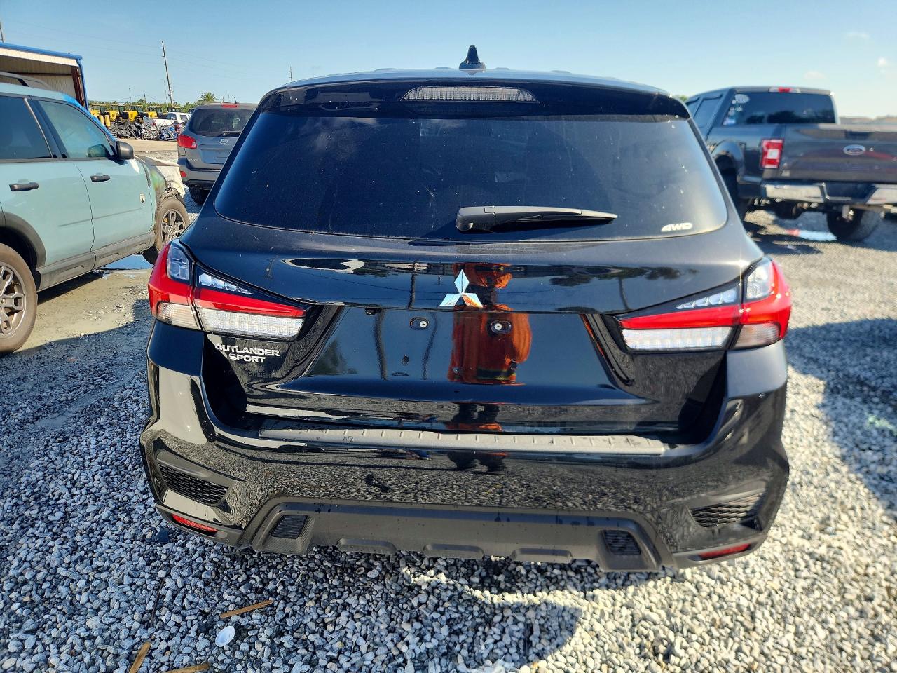 2025 Mitsubishi Outlander VIN JA4ARUAU4SU014864 photo 6