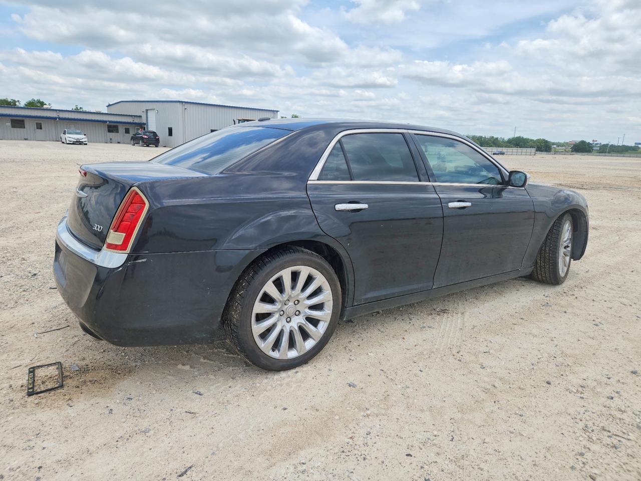 2014 Chrysler 300 VIN 2C3CCAAG3EH327554 photo 3