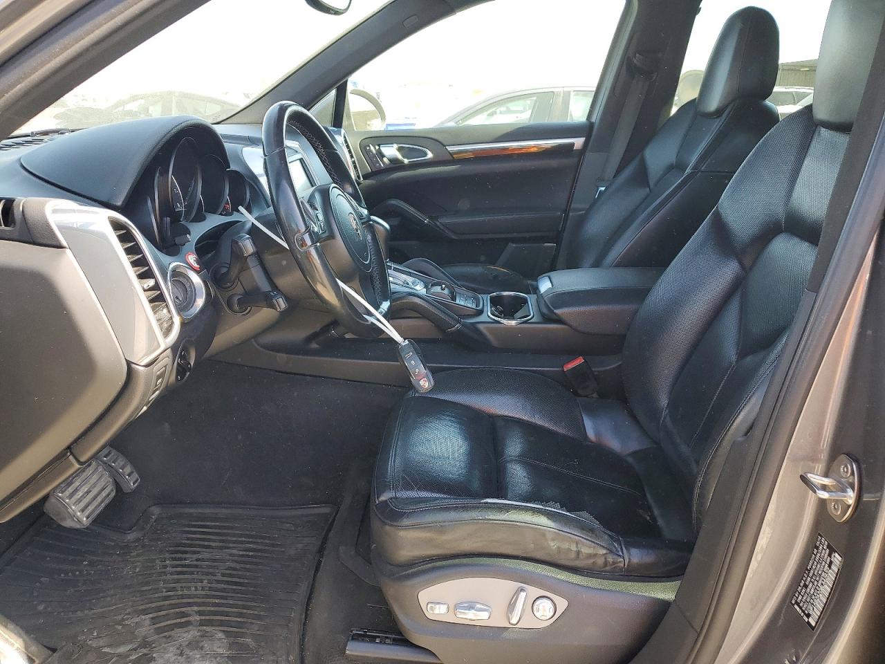 2011 Porsche Cayenne VIN WP1AB2A20BLA42632 photo 7