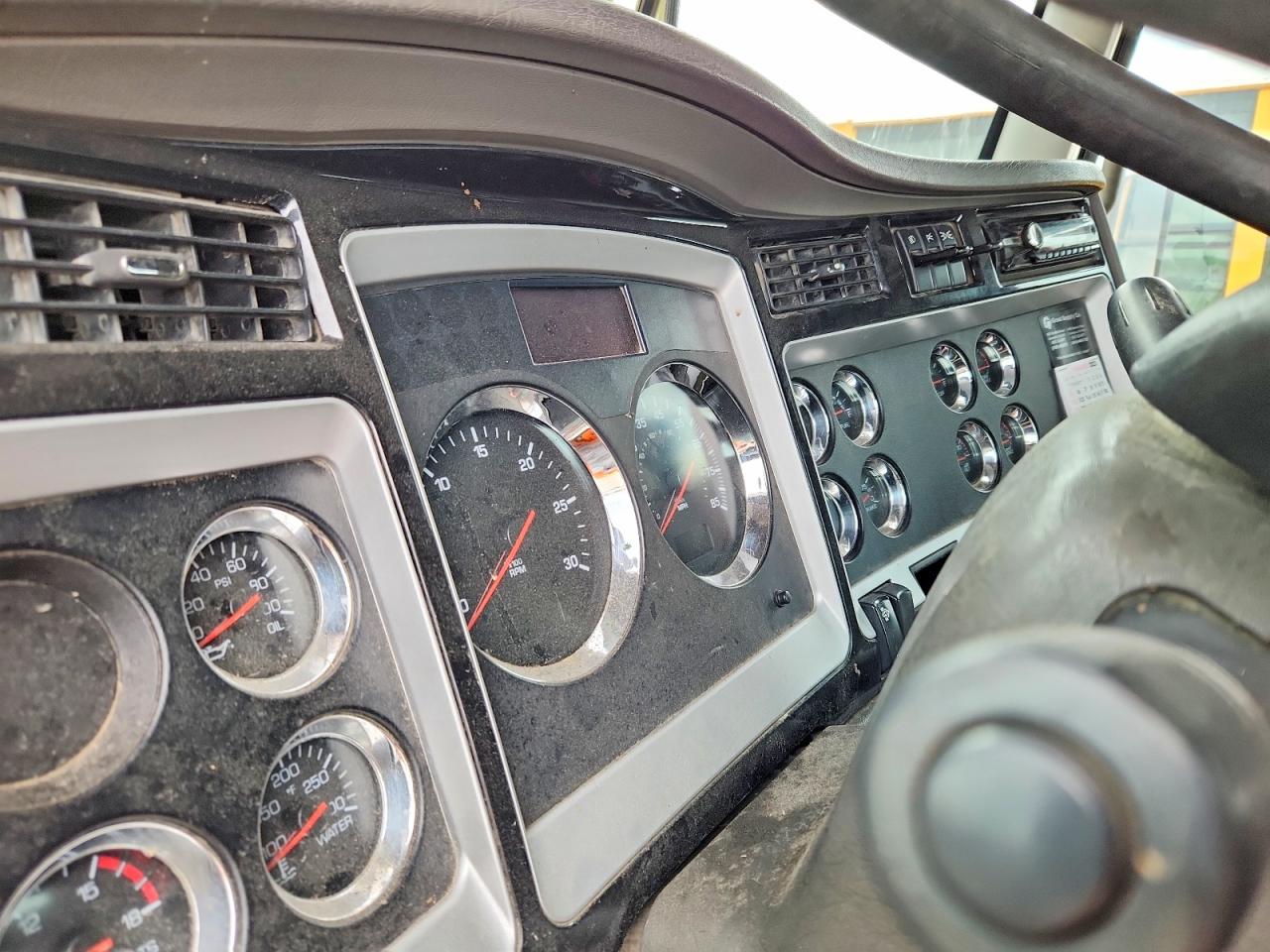 2012 KENWORTH All other VIN 1XKDD49X8CJ334180 photo 8