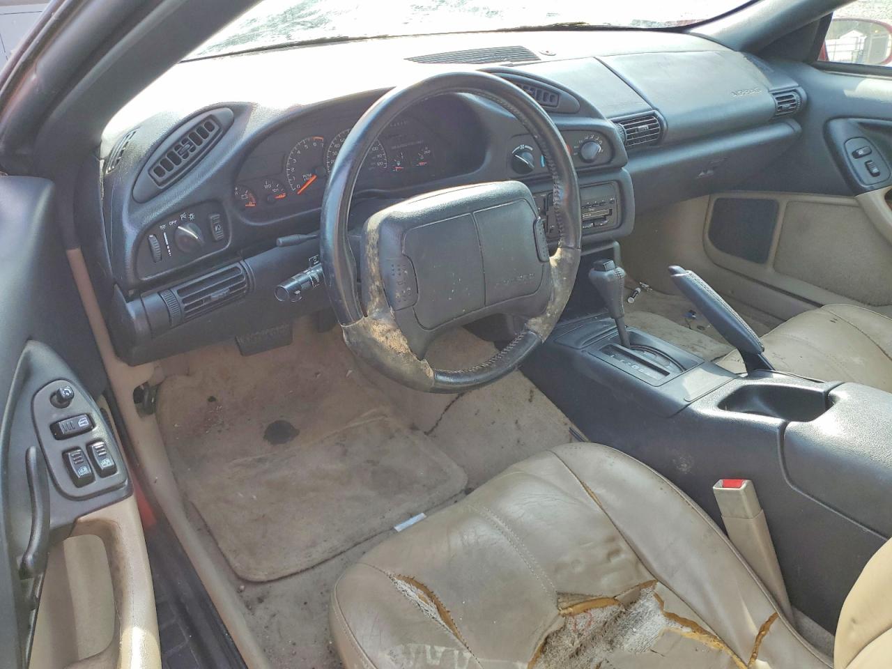 1996 Chevrolet Camaro VIN 2G1FP22KXT2108296 photo 8