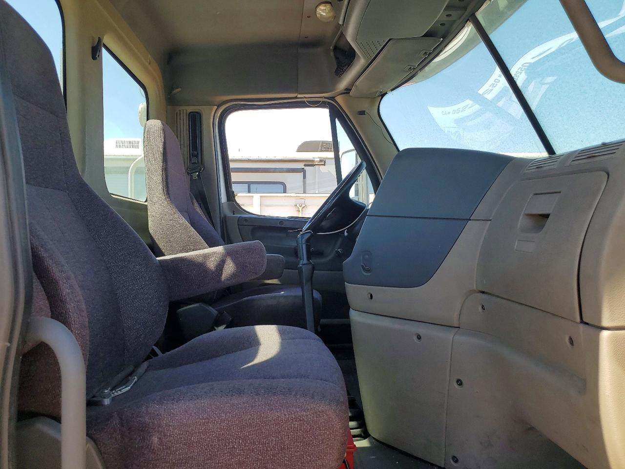 2016 FREIGHTLINER All other VIN 1FUBGEDV3GLGZ2525 photo 5