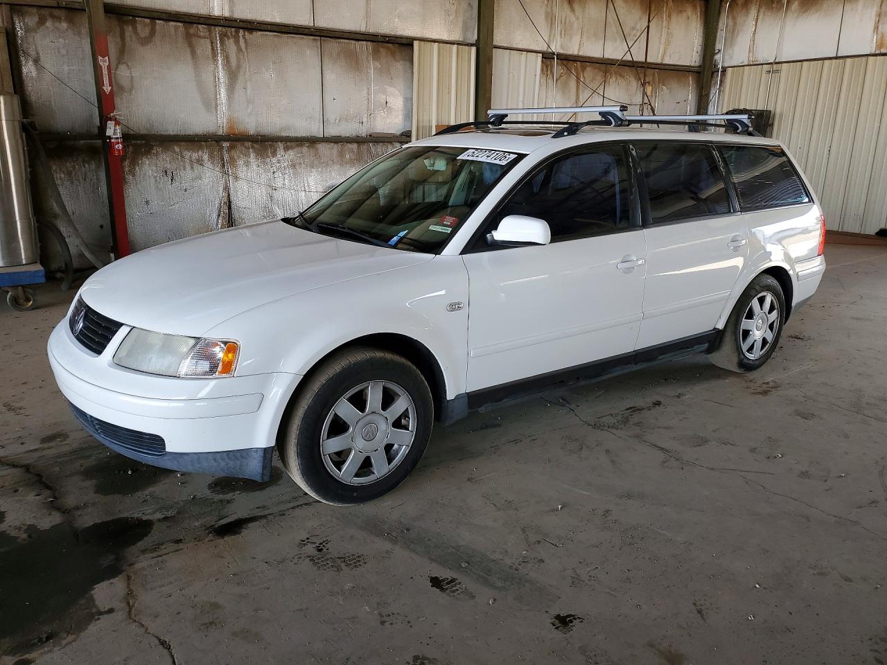 2001 Volkswagen Passat VIN WVWHC63B21E034696 photo 1