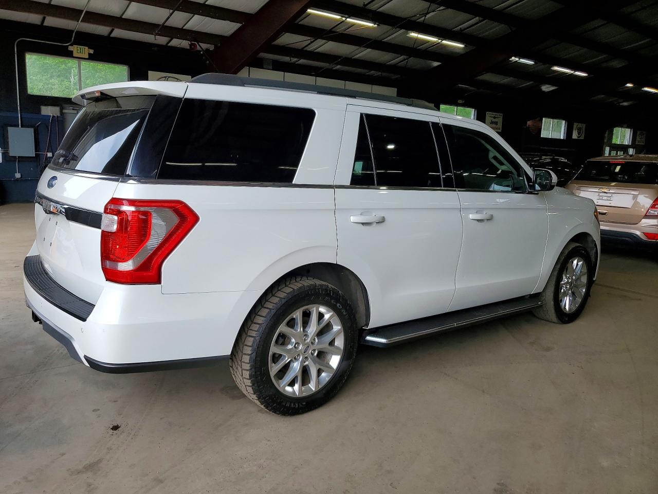 2021 Ford Expedition VIN 1FMJU1JT0MEA10409 photo 3