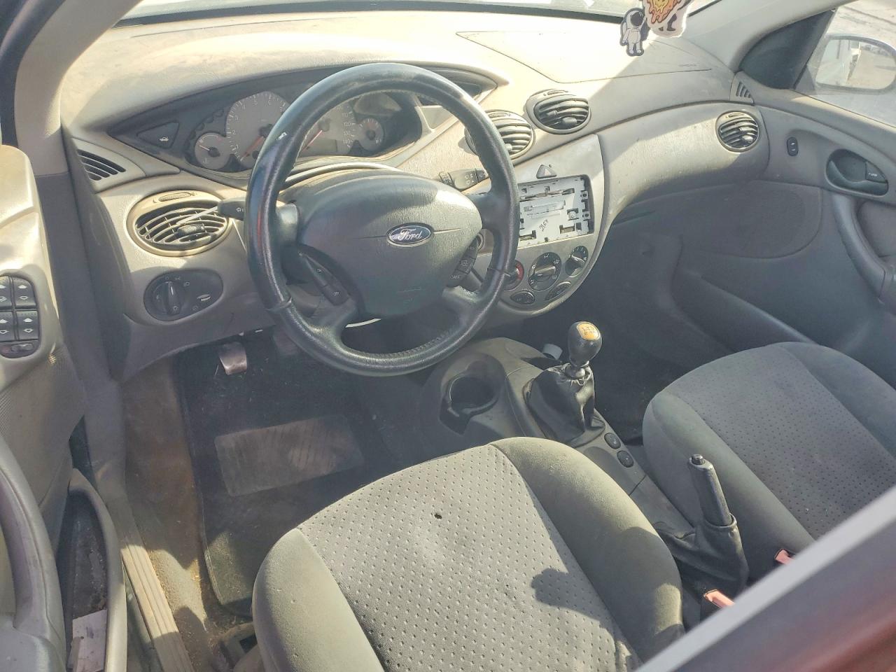 2003 Ford Focus VIN 1FAHP38333W200358 photo 8