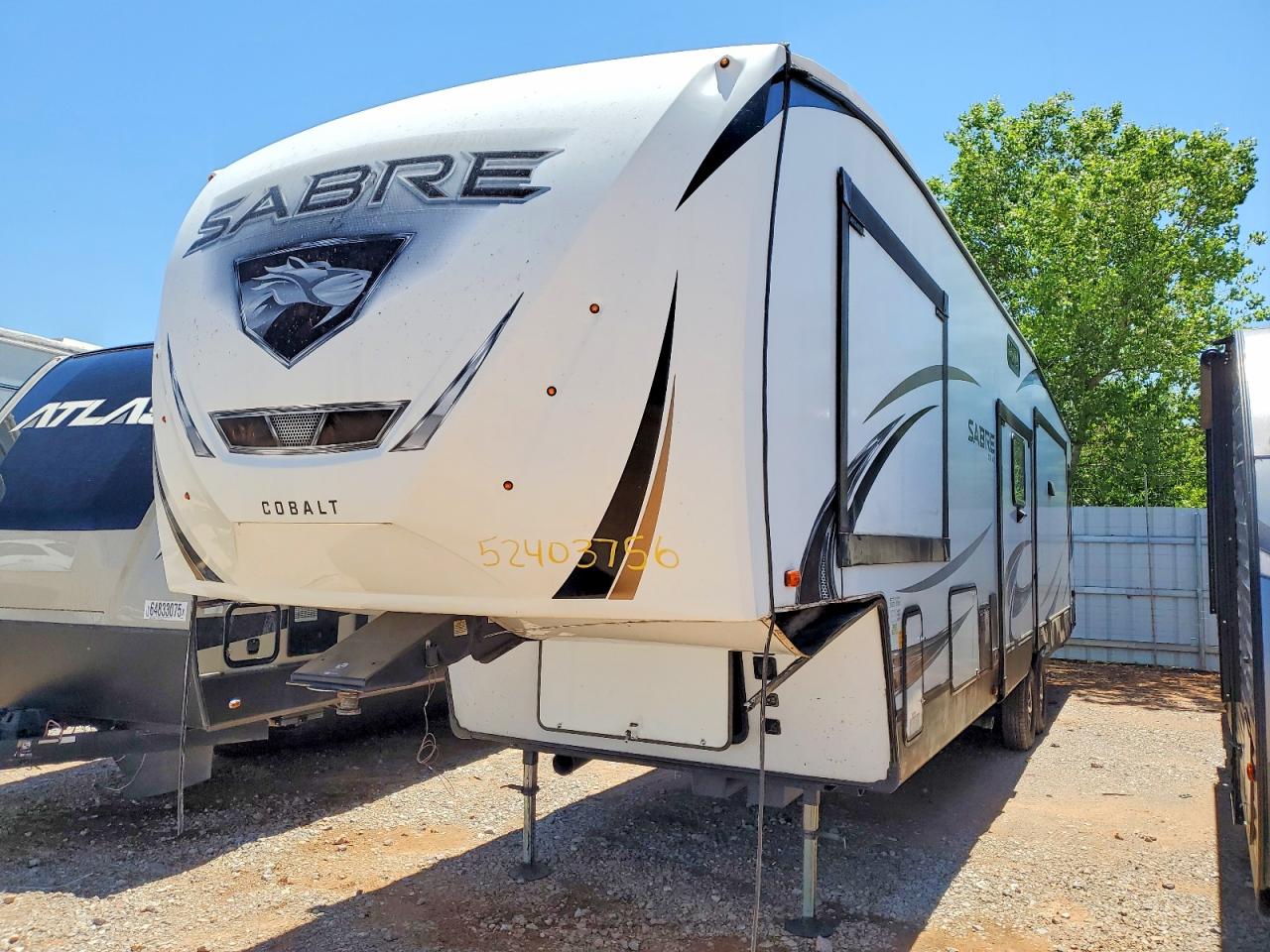2021 FOREST RIVER SABRE CAMPER VIN 5ZT3SR1BXM6104914 photo 2
