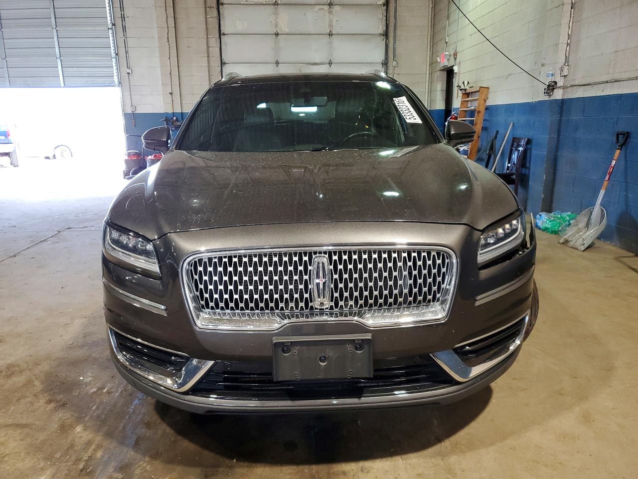2019 Lincoln Nautilus VIN 2LMPJ8LP2KBL18352 photo 5