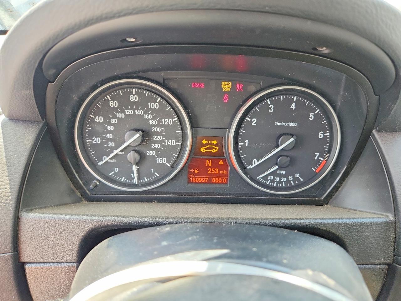 2013 BMW X1 VIN WBAVL1C57DVR87518 photo 9