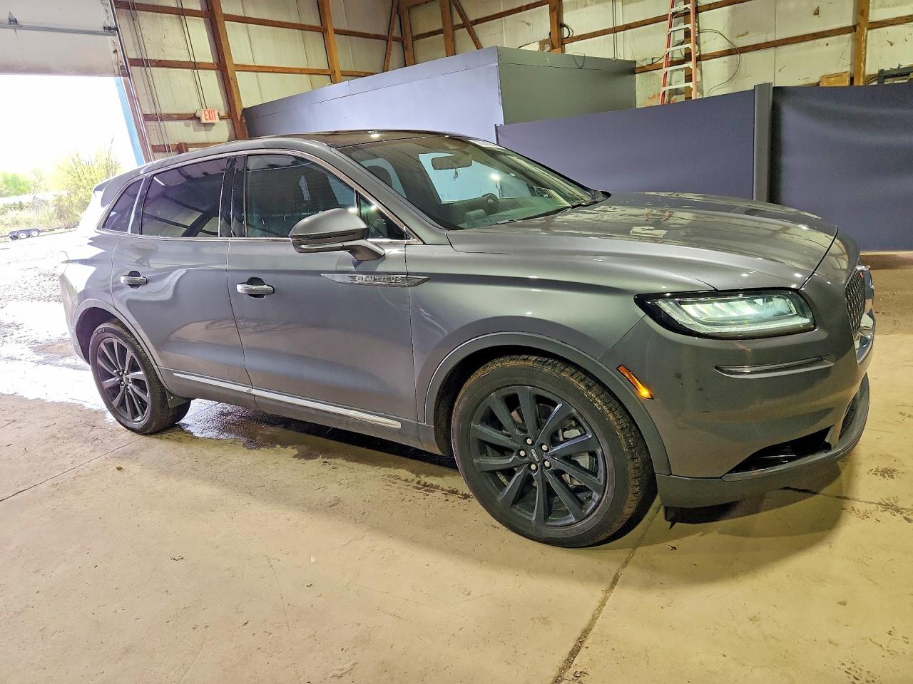 2021 Lincoln Nautilus VIN 2LMPJ8K91MBL13682 photo 4