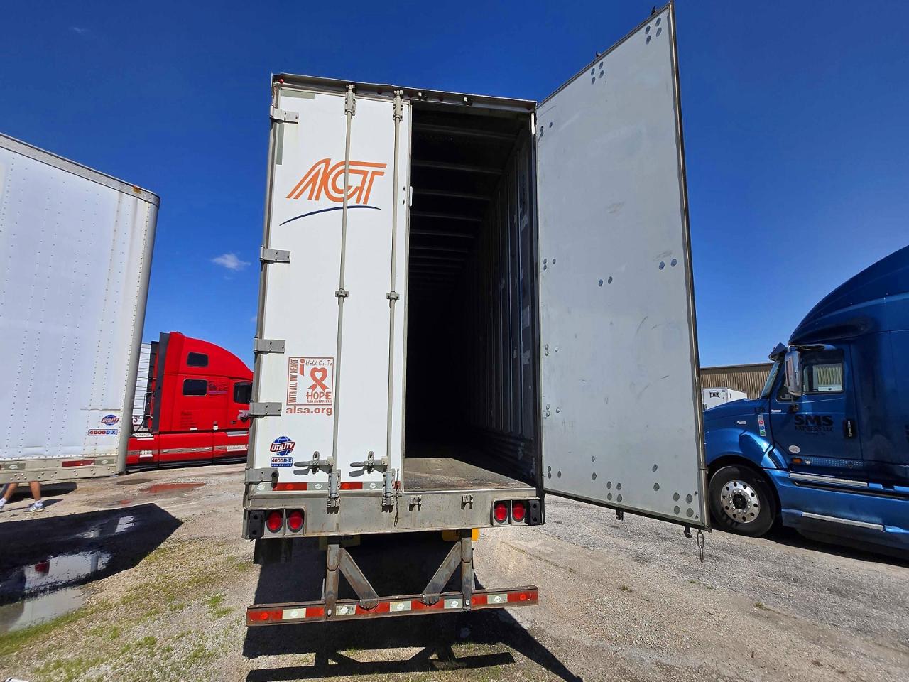 2017 UTIL All models VIN 1UYVS2533HP863135 photo 8