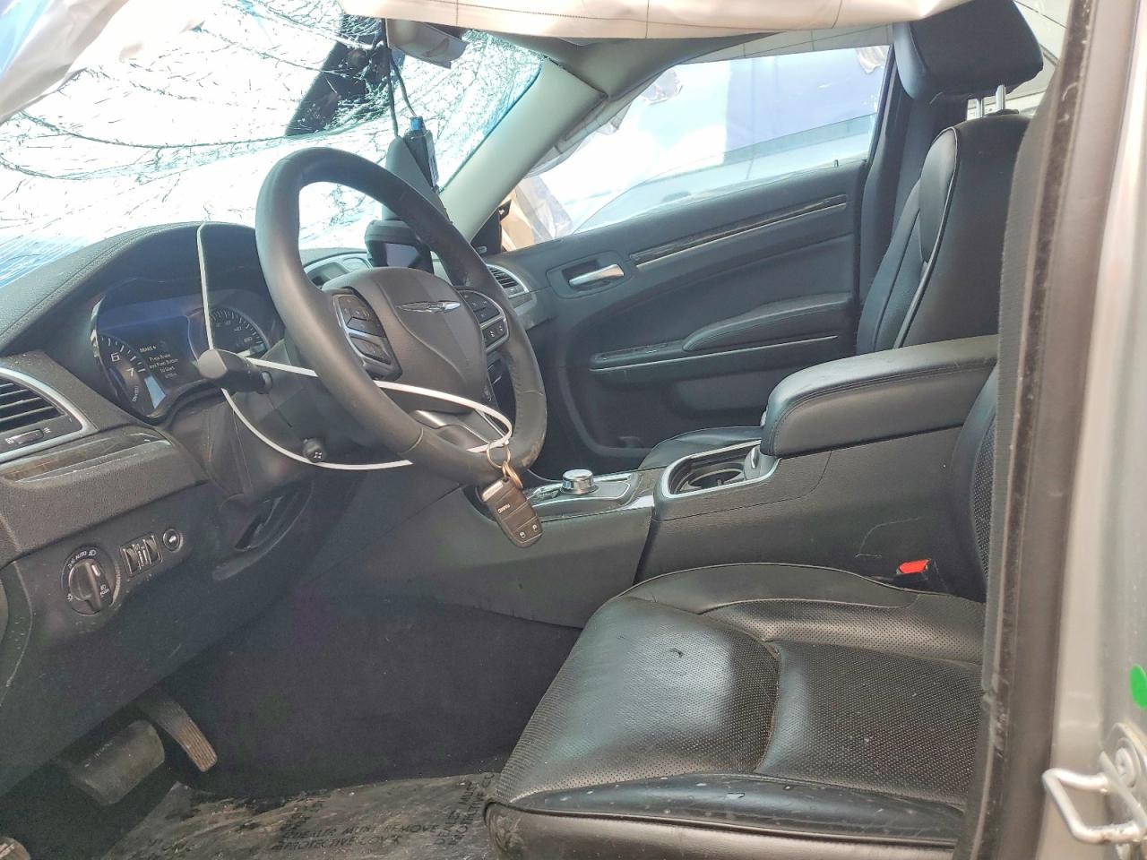 2023 Chrysler 300 VIN 2C3CCASG0PH538535 photo 7