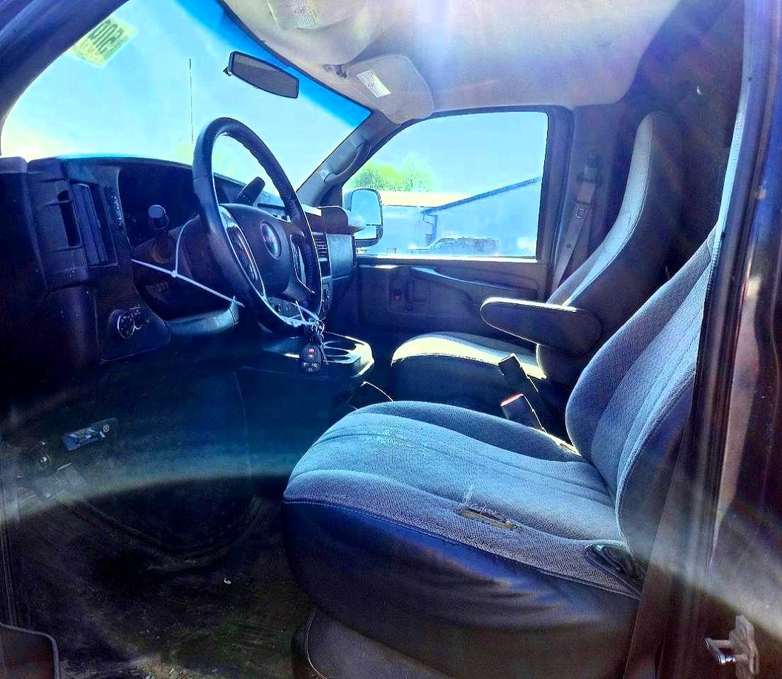2014 GMC Savana VIN 1GTZ7TCG0E1190719 photo 7