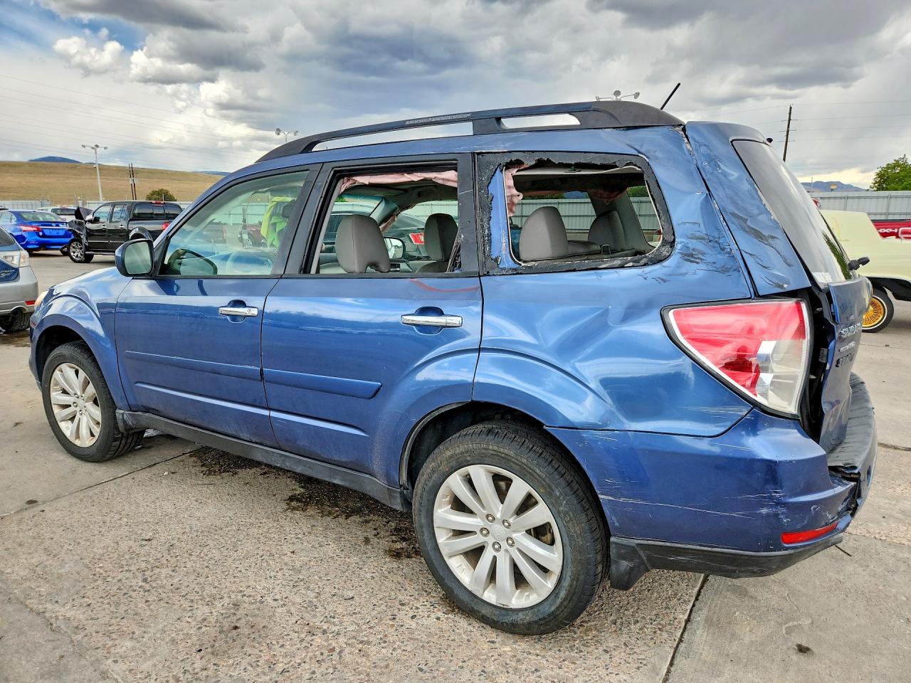 2013 Subaru Forester VIN JF2SHAEC5DH438998 photo 2