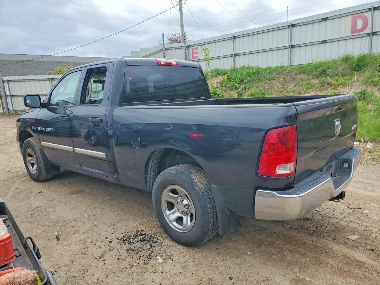 2011 Dodge Ram 1500 VIN 1D7RV1GT6BS509876 photo 2