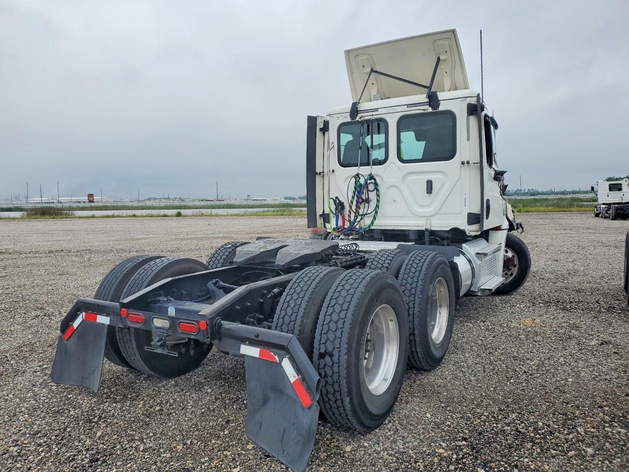 2020 FREIGHTLINER All other VIN 3AKJHLDV7LSME5478 photo 4
