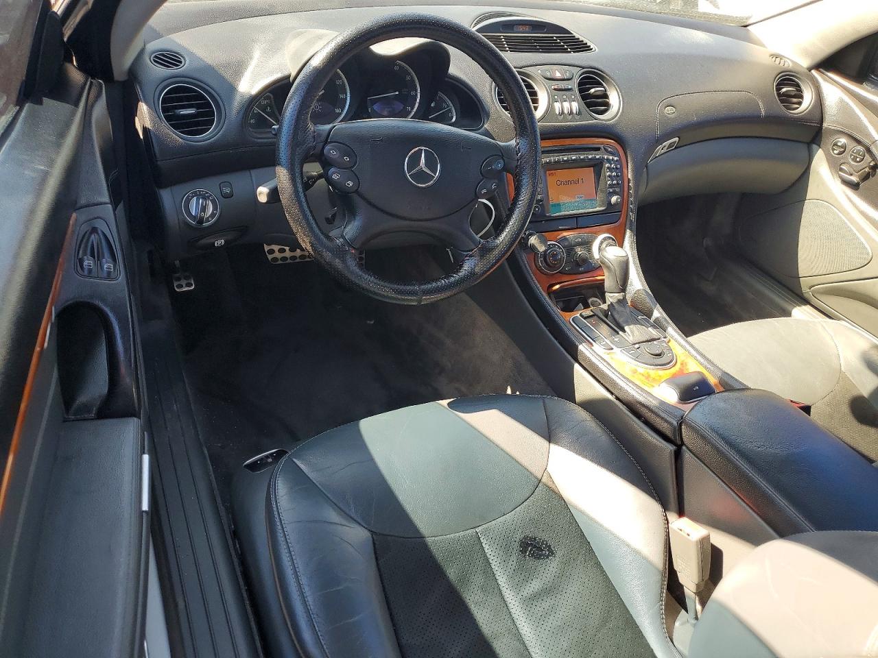 2004 Mercedes-Benz Sl-class VIN WDBSK75FX4F082989 photo 8