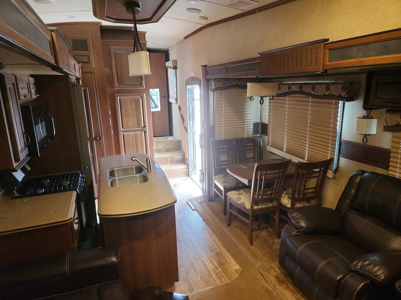 2015 JAYCO All models VIN 1UJCJ0BU8F1LG0125 photo 5