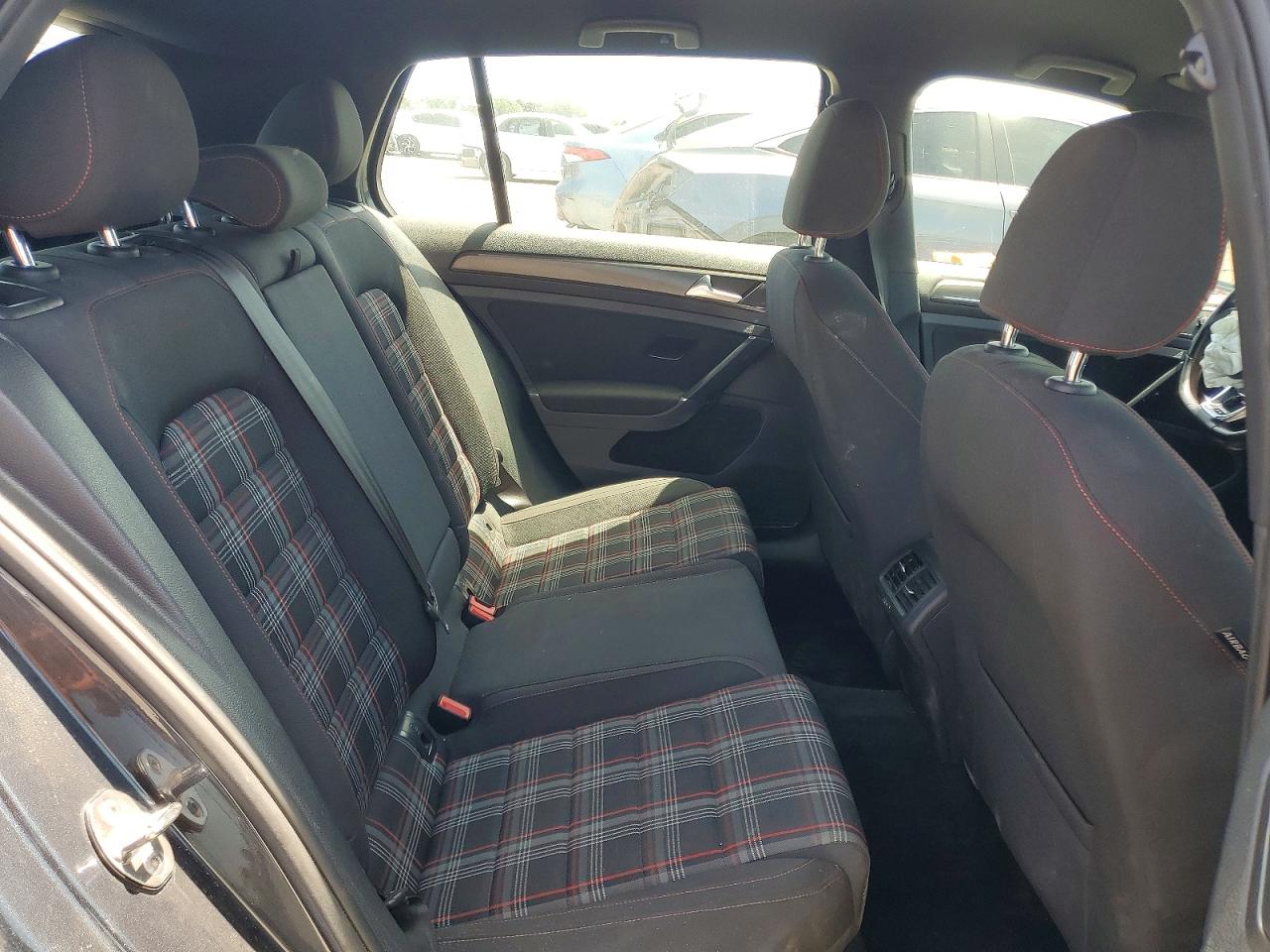 2018 Volkswagen Gti VIN 3VW447AU4JM265189 photo 10
