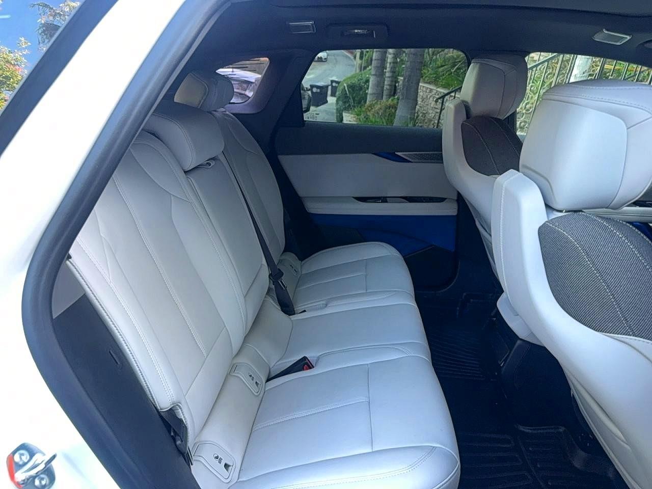 2025 CADILLAC All other VIN 3GYK3BMR3SS224163 photo 6