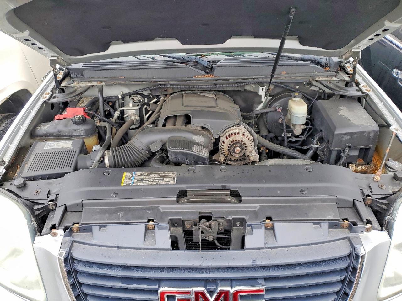 2010 GMC Yukon VIN 1GKUKCE07AR216824 photo 11