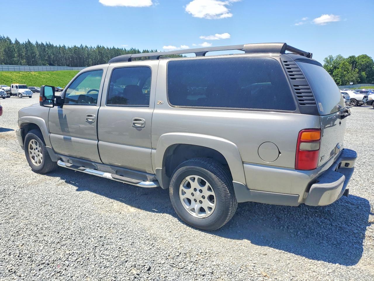 2003 Chevrolet Suburban VIN 3GNFK16Z23G219193 photo 2