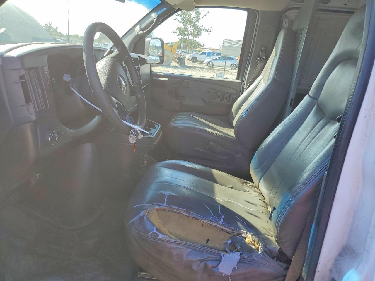 2008 CHEV Express VIN 1GCFG15X281104707 photo 7