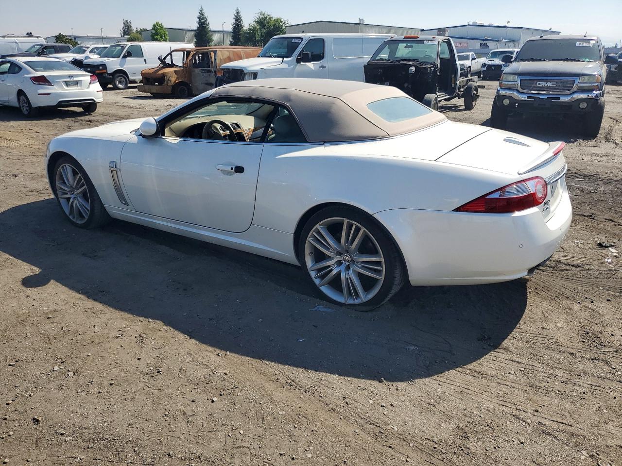 2009 Jaguar Xk VIN SAJWA44B395B32717 photo 2