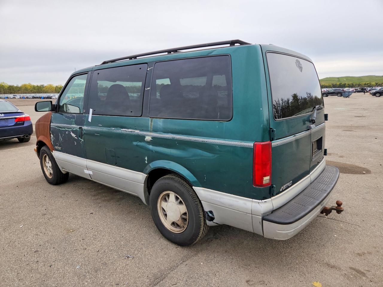 1998 CHEV Astro VIN 1GNDM19W6WB186327 photo 2