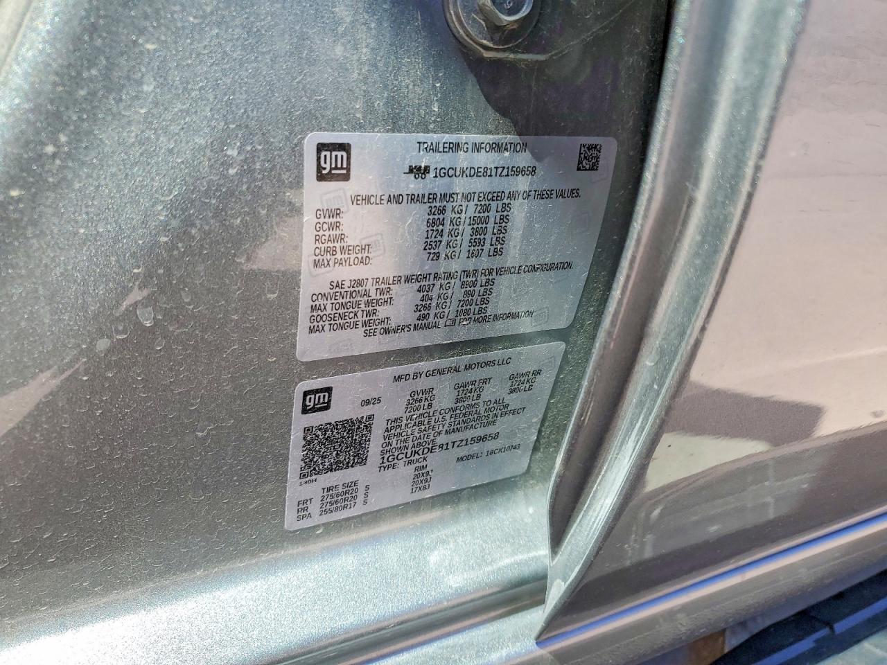 2026 Chevrolet Silverado VIN 1GCUKDE81TZ159658 photo 12