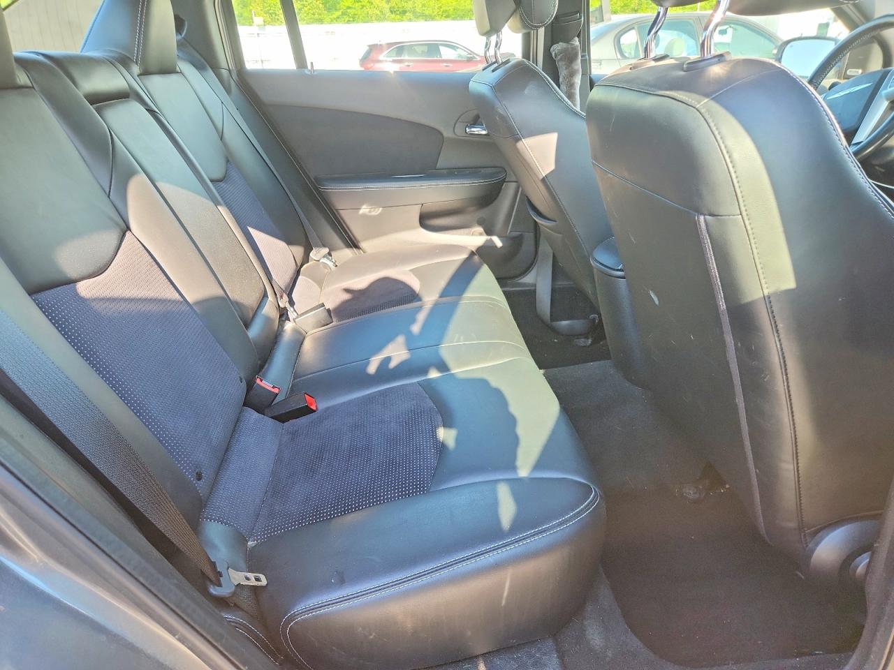 2012 Chrysler 200 VIN 1C3CCBHG7CN106409 photo 10
