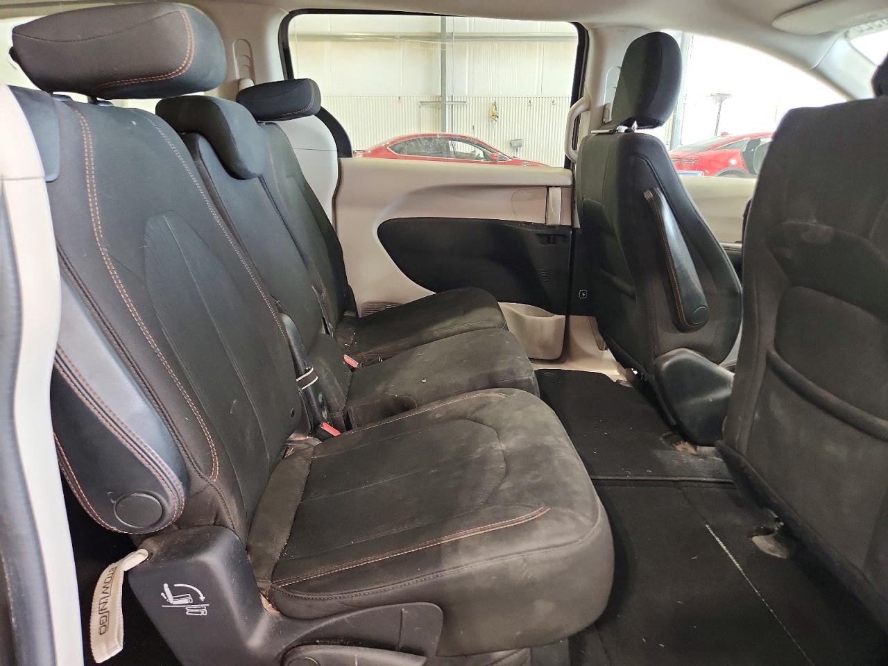 2017 Chrysler Pacifica VIN 2C4RC1DG5HR508137 photo 11