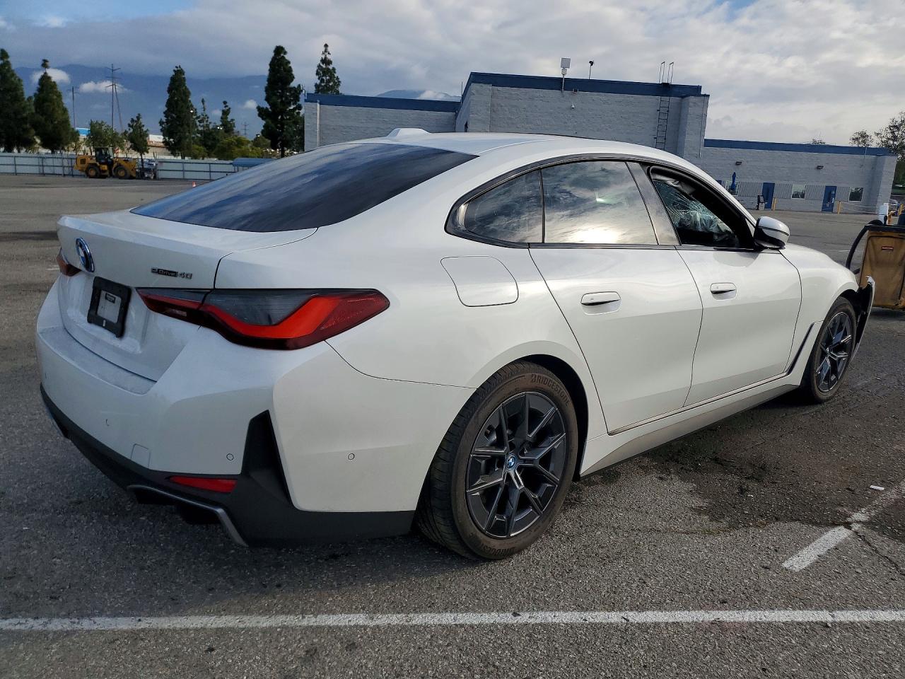 2023 BMW All other VIN WBY73AW06PFP74682 photo 3